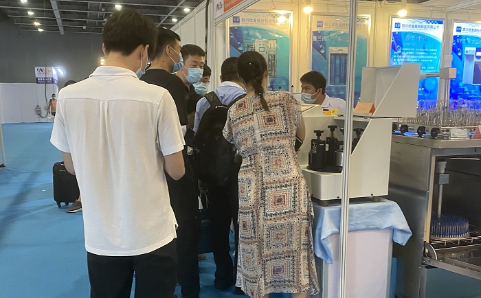 与会人员参观蜜桃视频免费在线观看水蜜桃国产成人AVAPP导航